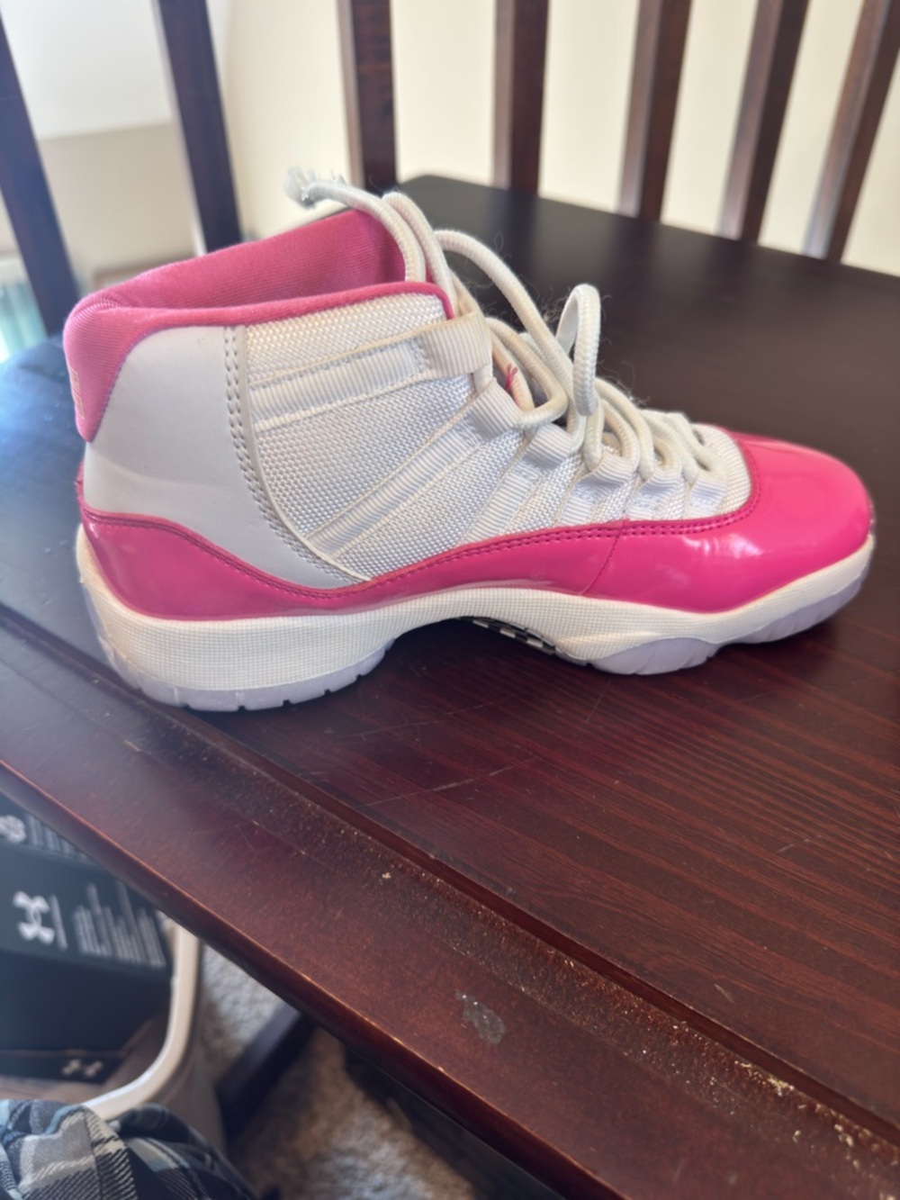 Nike Air Jordan 11 Retro "Barbie Pink" sneakers.  Patent Pink White Youth 5.5 - Picture 2 of 14